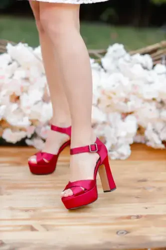 Women's Burgundy Criss Cross Strap Closed Heel Shoes-Burgundy - 3