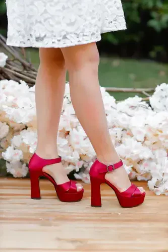 Women's Burgundy Criss Cross Strap Closed Heel Shoes-Burgundy - 5