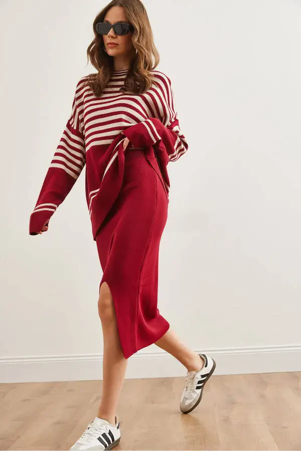 Women's Burgundy Knitted Upper Sweater and Lower Slitted Skirt Set TKM-19000321 - 5