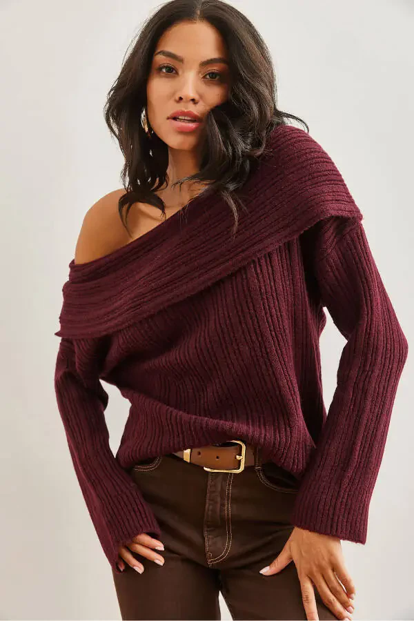 Women's Burgundy Madonna Neck Soft Textured Knitted Sweater KZK-19000708 - 4