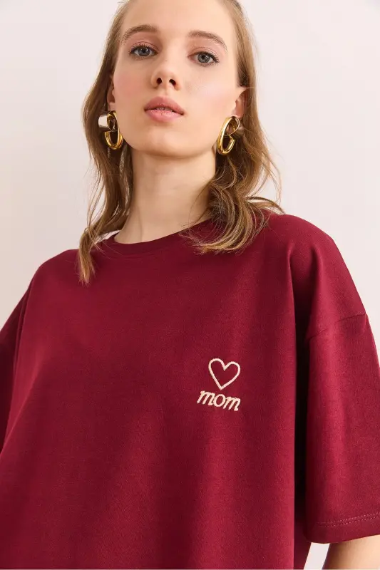 Women's Burgundy Mom Embroidered Two-Thread Oversize T-Shirt TS - 6
