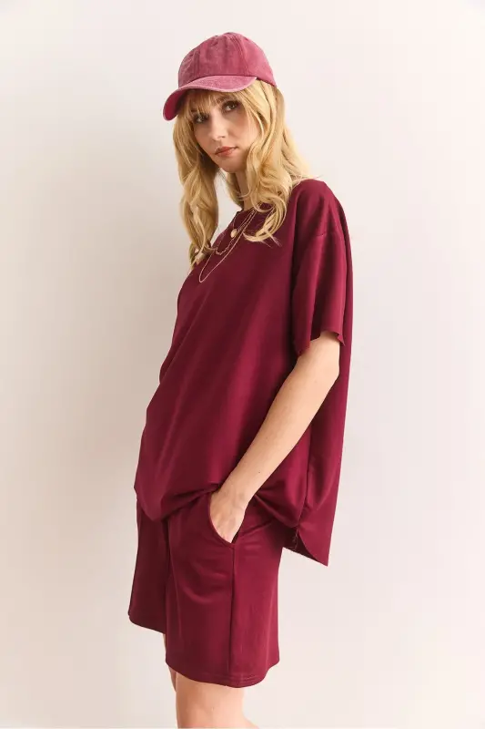 Women's Burgundy Top Oval T-shirt Bottom Pocketed Shorts Set T - 2