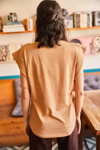 Women's Camel Armpit Detail Batwing T-Shirt TSH- - OLALOOK (1)