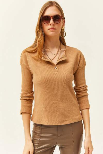 Women's Camel Buttoned Thistle Loose Sweater KZK-19000721 