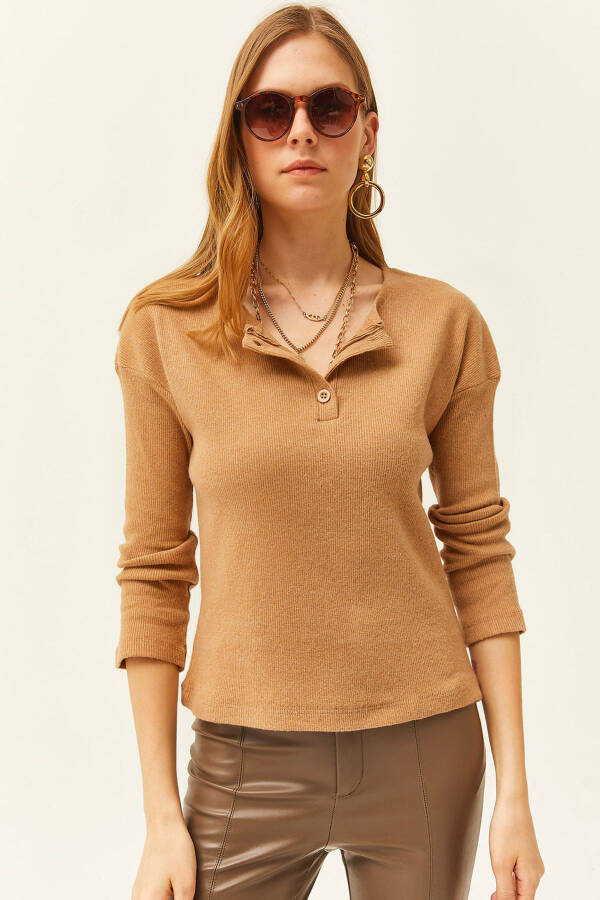 Women's Camel Buttoned Thistle Loose Sweater KZK-19000721 - 1