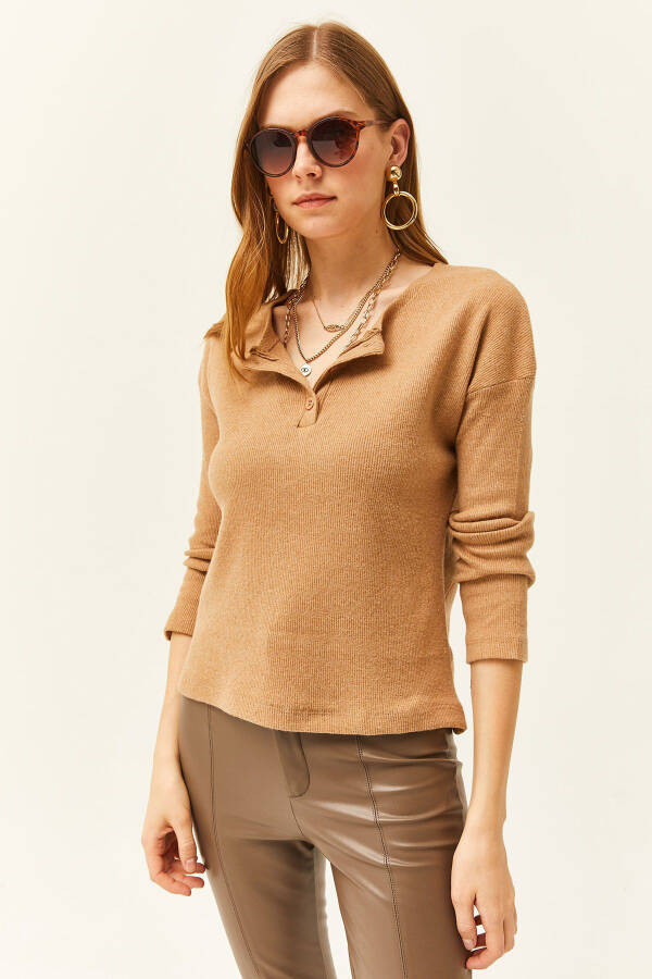 Women's Camel Buttoned Thistle Loose Sweater KZK-19000721 - 2