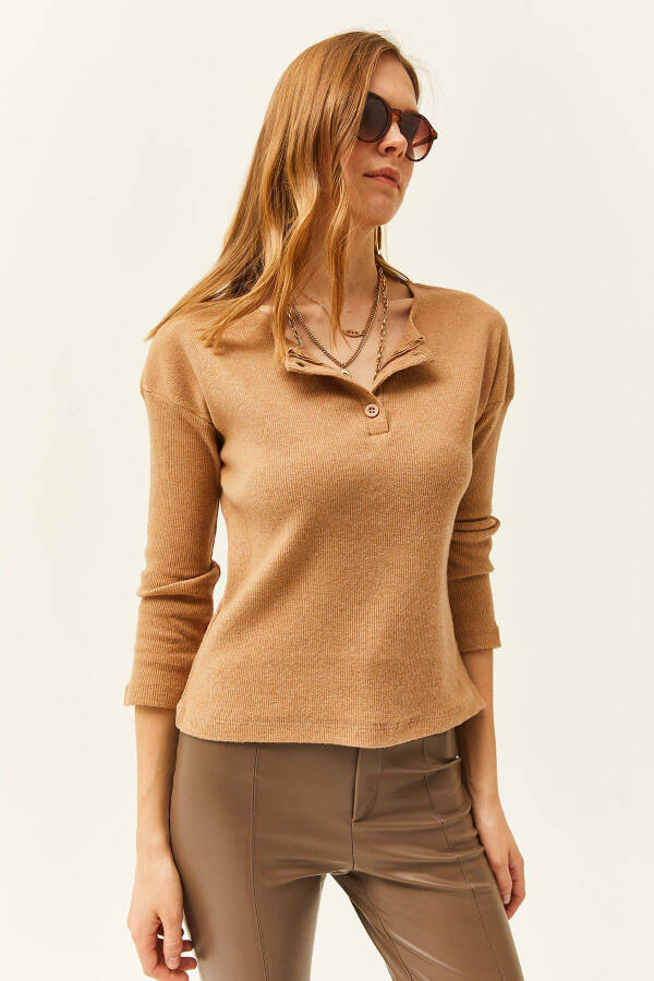 Women's Camel Buttoned Thistle Loose Sweater KZK-19000721 - 4