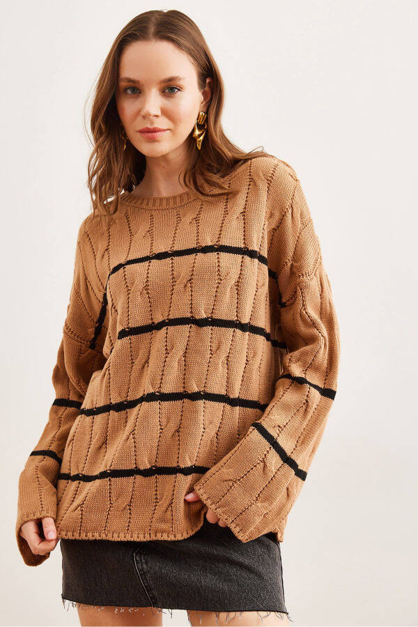 Women's Camel Cable Knit Turtleneck Sweater KZK-19000919 - 2