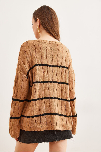 Women's Camel Cable Knit Turtleneck Sweater KZK-19000919 - 7