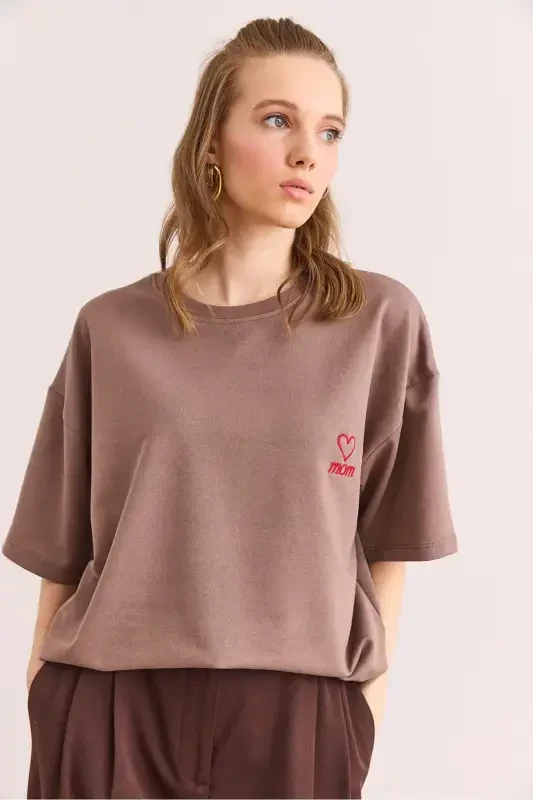 Women's Camel Mom Embroidered 2 Thread Oversize T-Shirt TS - 3