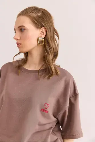 Women's Camel Mom Embroidered 2 Thread Oversize T-Shirt TS - 4