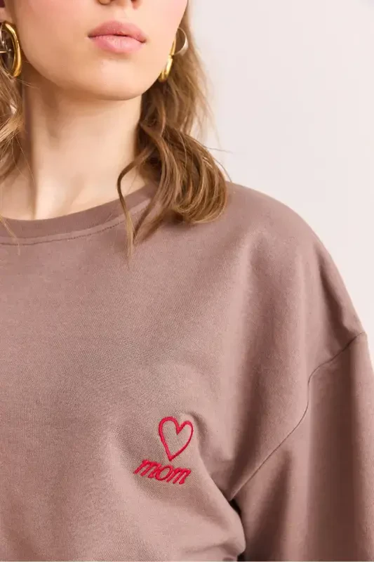 Women's Camel Mom Embroidered 2 Thread Oversize T-Shirt TS - 5