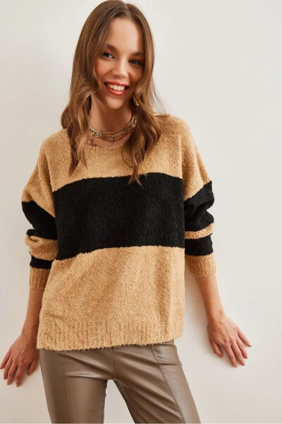 Women's Camel Soft Textured Chunky Cable Knit Sweater KZK-19000823 - OLALOOK