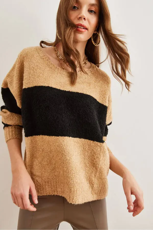 Women's Camel Soft Textured Chunky Cable Knit Sweater KZK-19000823 - 3