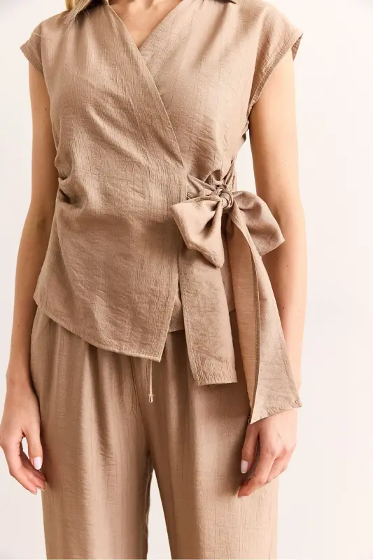 Women's Camel Tie Detail Top Blouse with Bottom Pockets - 6