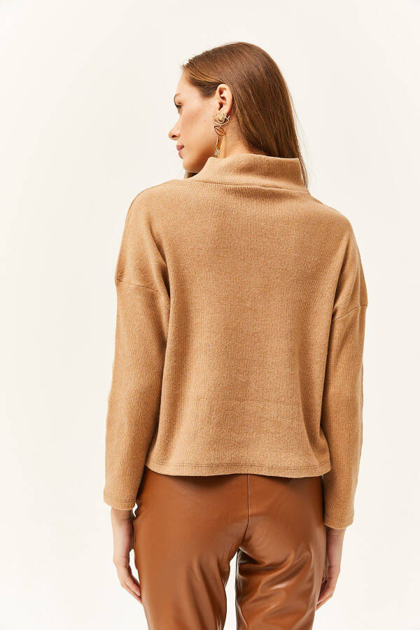 Women's Camel Zippered Stand Collar Thistle Sweater - 5