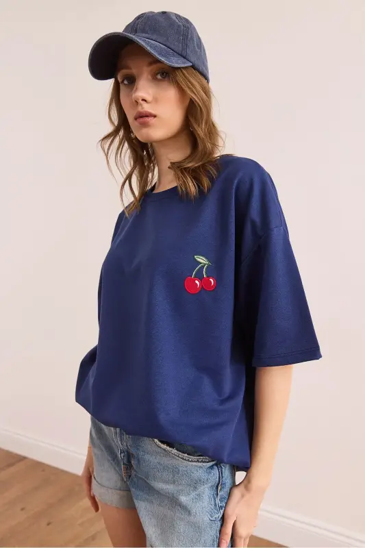 Women's Cherry Navy Embroidered Relaxed Fit 2 Thread T-shirt - 4