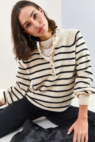 Women's Collar Buttoned Turtleneck Striped Knitwear Sweater 20223207 - White 