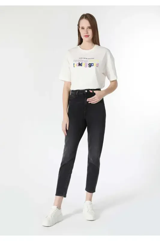 Women's comfortable straight leg denim pants. - 3