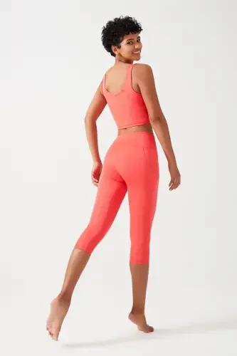 Women's Coral High Waist Shaping Double Pocket Knee Length Capri Leggings - LOS OJOS (1)