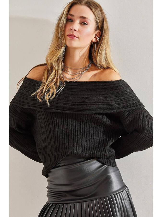Women's Cowl Neck Sweater - Black - 4