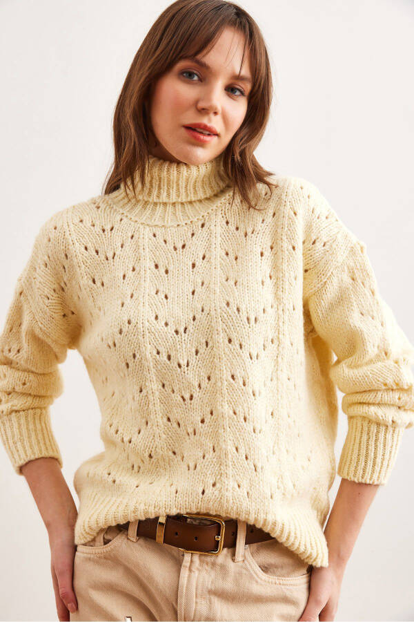 Women's Cream Crew Neck Soft Texture Knit Pullover KZK-19000892 - 1