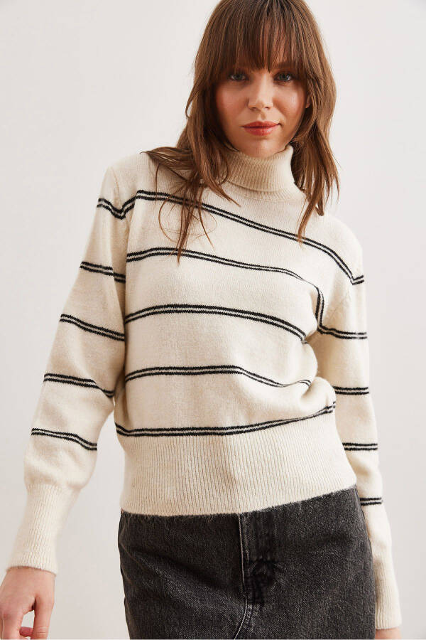 Women's Cream Crew Neck Striped Knit Sweater KZK-19000929 - 5