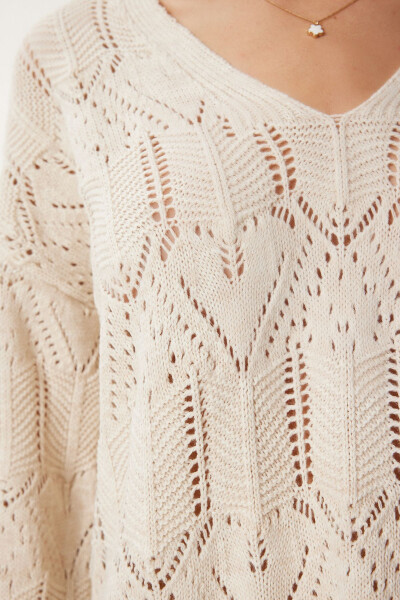Women's Cream V-Neck Openwork Knitted Sweater PN00079 - 3