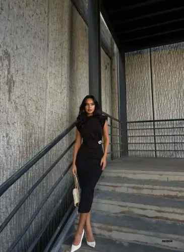 Women's Crew Neck Padded Brooch Detail Short Sleeve Midi Dress - 3