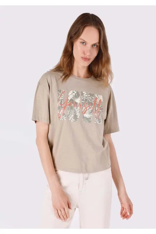 Women's crew neck, printed, short sleeve t-shirt. - 1