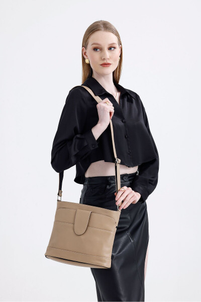Women's Crossbody Brown Genuine Leather Crossbody Messenger Bag - FUBILEATHER (1)