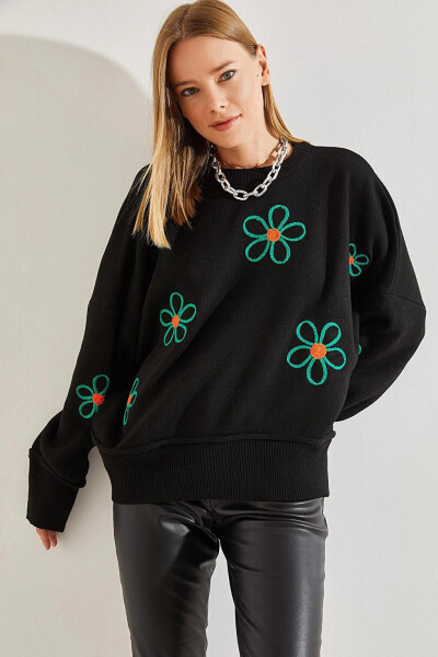 Women's Daisy Embroidered Knit Sweater - 11