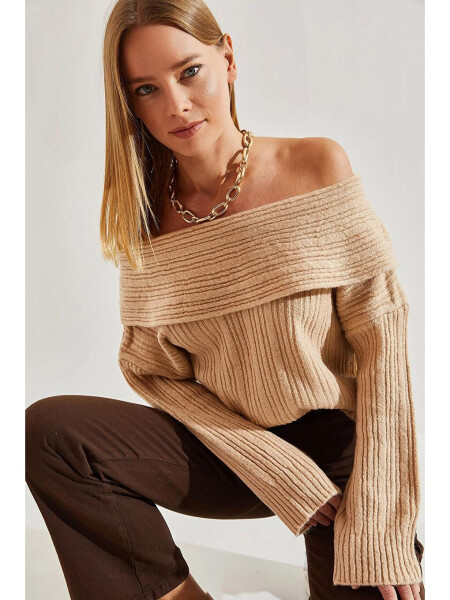 Women's Degaje Neck Sweater - 6