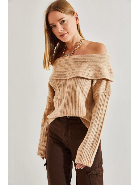 Women's Degaje Neck Sweater - 8