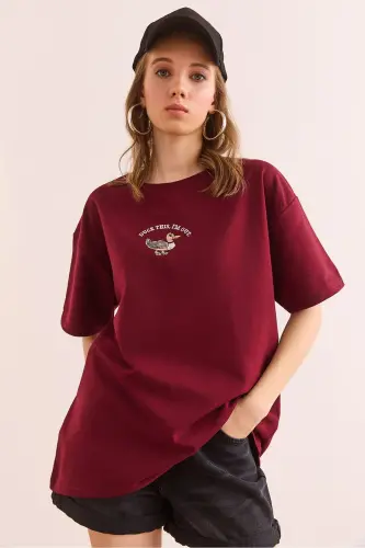 Women's Duck Burgundy Embroidered Relaxed Fit T-shirt - 1