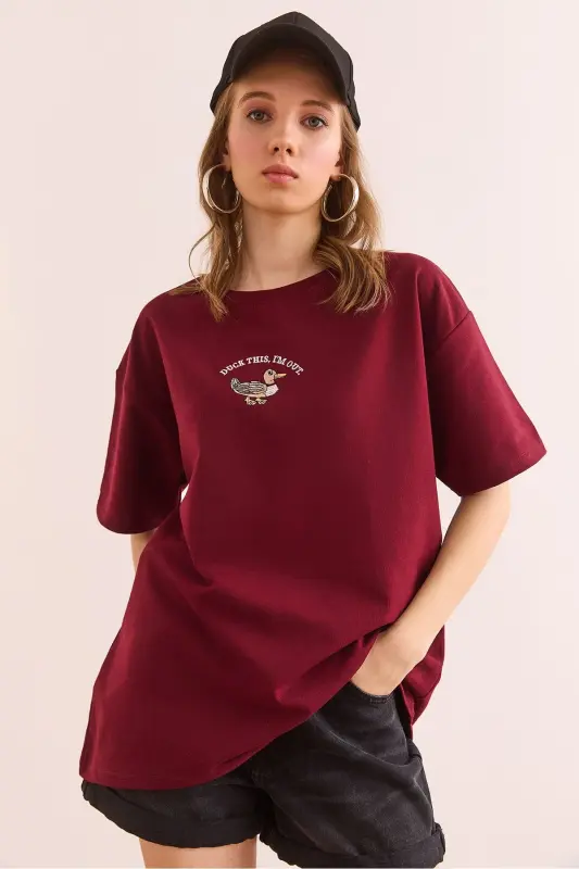 Women's Duck Burgundy Embroidered Relaxed Fit T-shirt - 1