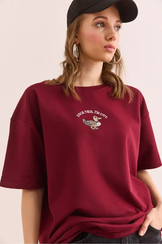 Women's Duck Burgundy Embroidered Relaxed Fit T-shirt - 4