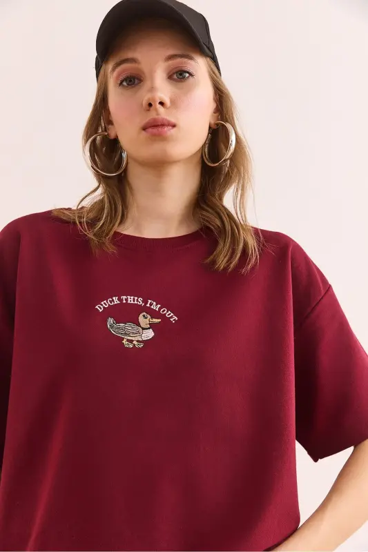 Women's Duck Burgundy Embroidered Relaxed Fit T-shirt - 5