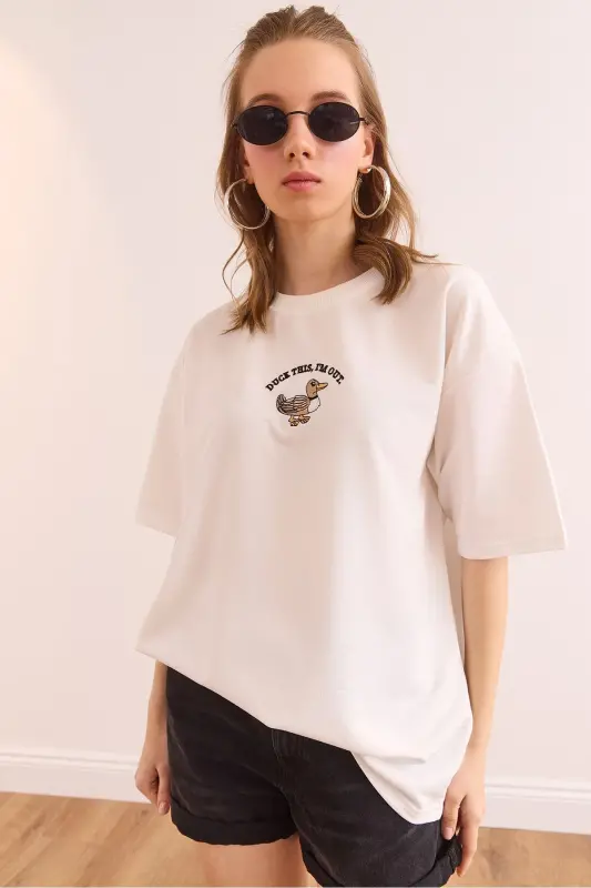 Women's Duck White Embroidery Detailed Relaxed Fit T-Shirt - 1