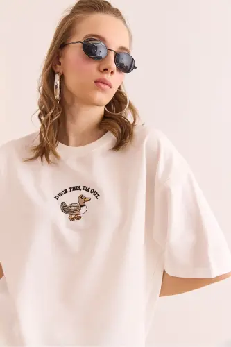 Women's Duck White Embroidery Detailed Relaxed Fit T-Shirt - 4