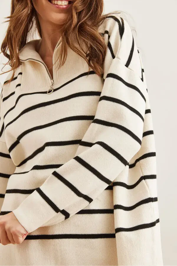 Women's Ecru Black Striped Oversized Turtleneck Zippered Knit Sweater KZK-19000847 - 5