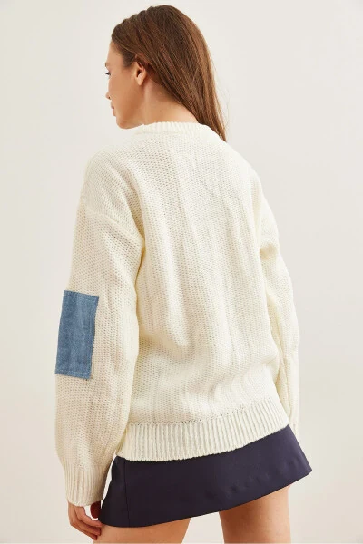 Women's Ecru Blue Denim Trim Pockets Loose Knitted Sweater KZK-19000837 - 5