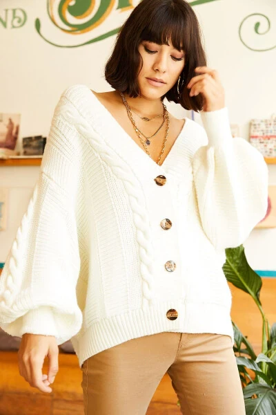 Women's Ecru Cable Knit Cardigan - 4