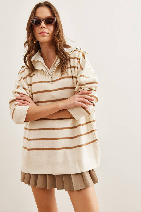 Women's Ecru Camel Zip High Neck Striped Oversized Knitted Sweater KZK-19000847 - 4