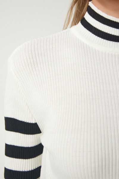 Women's Ecru Crew Neck Ribbed Crop Knit Sweater DD01270 - 4