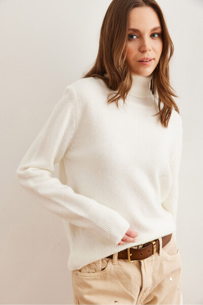 Women's Ecru Crew Neck Soft Texture Knit PulloverKZK-19000897 - 4