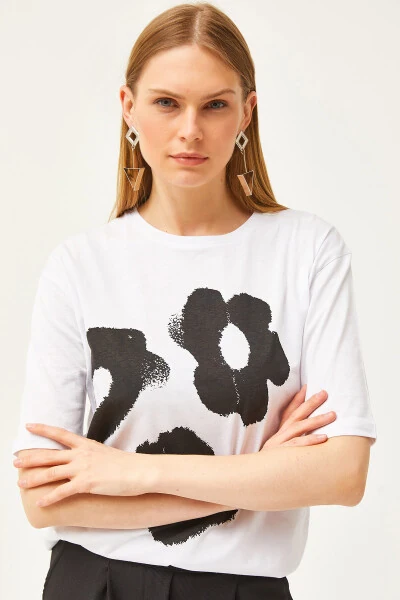 Women's Ecru Daisy Print Relaxed Fit T-Shirt TSH-19000783 - 5