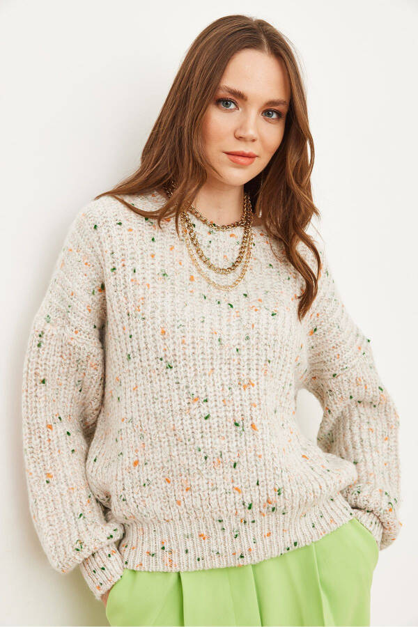 Women's Ecru Detailed Soft Detailed Oversized Knitted Sweater KZK-19000862 - 2