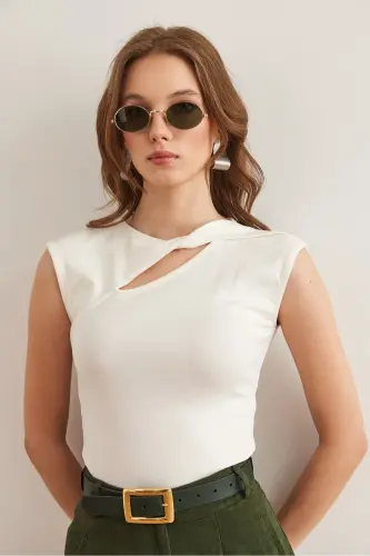 Women's Ecru Drop Neckline Shoulder Detailed Cotton Fashion - 3