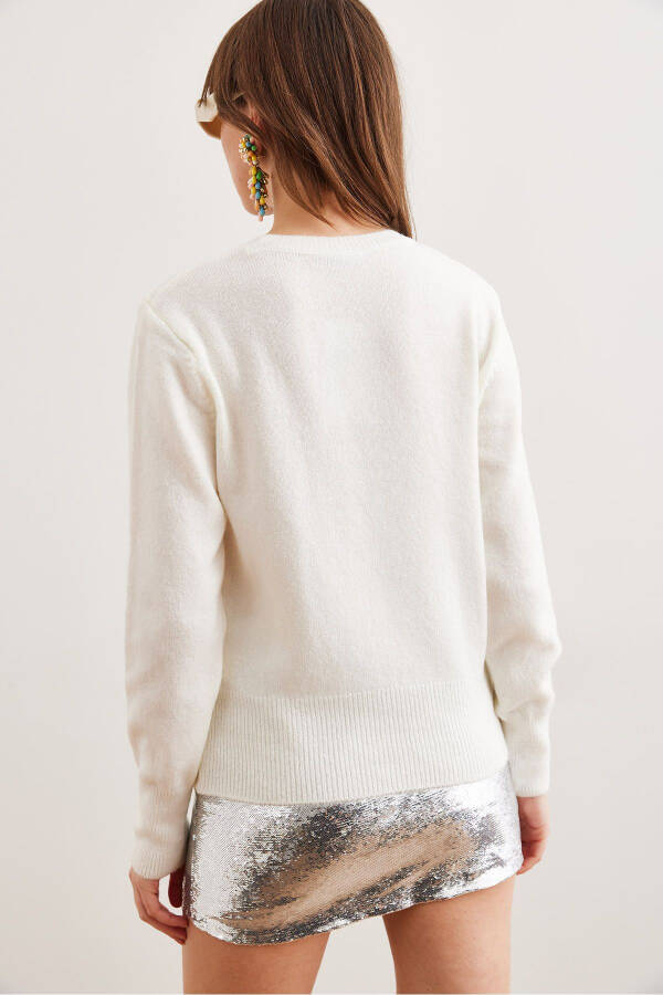 Women's Ecru Embroidered Soft Texture Knitted Sweater KZK-19000930 - 5